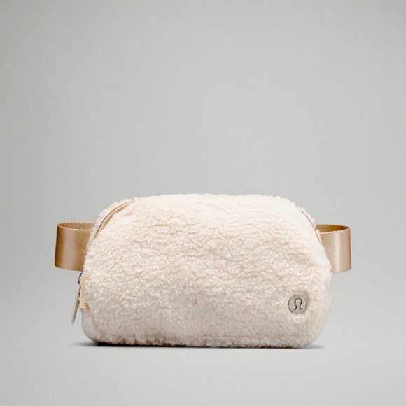 lululemon athletica Handbags - Lululemon Everywhere Belt Bag 
Natural Ivory *Fleece* Sherpa